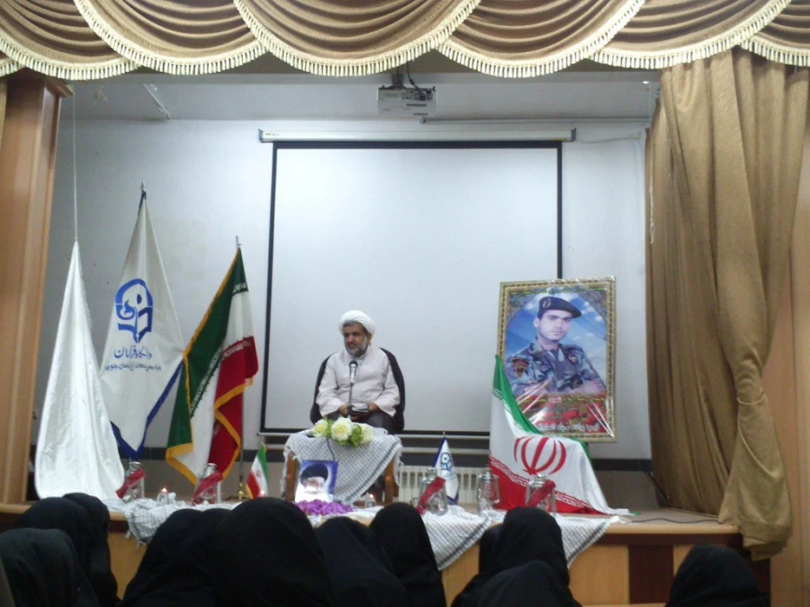 برگزاری مراسم دعای کمیل  به مناسبت هفته بزرگداشت مقام معلم 3