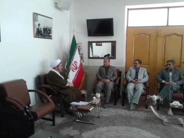 دیدار کارکنان پردیس های امام سجاد(ع) و شهید باهنر با امام جمعه در 13 بهمن ماه 2