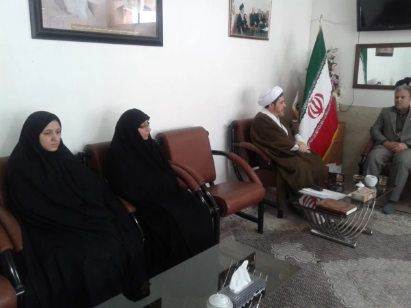 دیدار کارکنان پردیس های امام سجاد(ع) و شهید باهنر با امام جمعه در 13 بهمن ماه 5