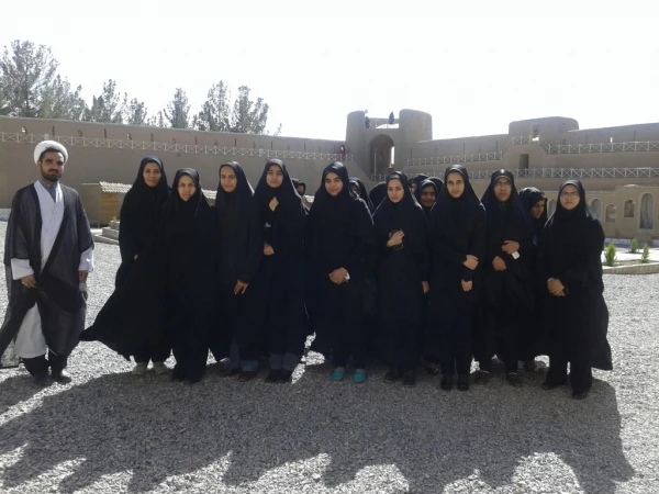 بازدید دانشجویان از قلعه بیرجند 2