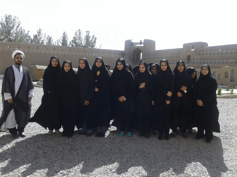 بازدید دانشجویان از قلعه بیرجند 2