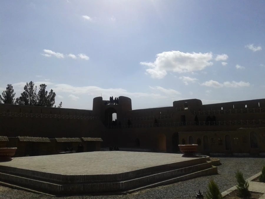 بازدید دانشجویان از قلعه بیرجند 7