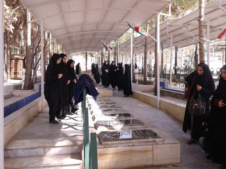 مراسم غبارروبی و عطرافشانی مزار شهدای بیرجند 2