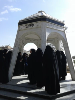 مراسم غبارروبی و عطرافشانی مزار شهدای بیرجند 8