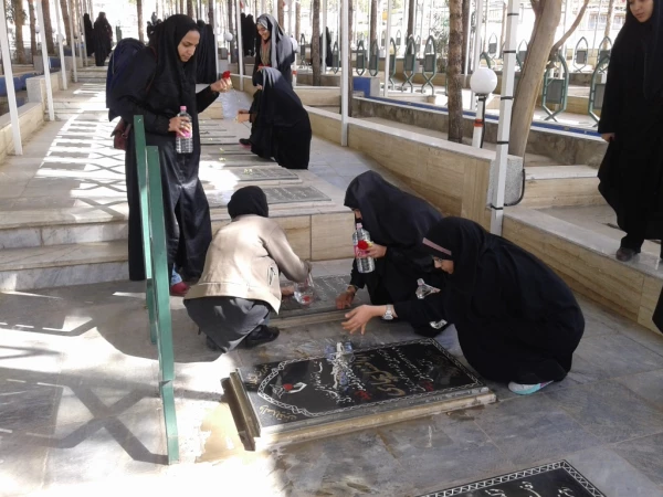 مراسم غبارروبی و عطرافشانی مزار شهدای بیرجند 21