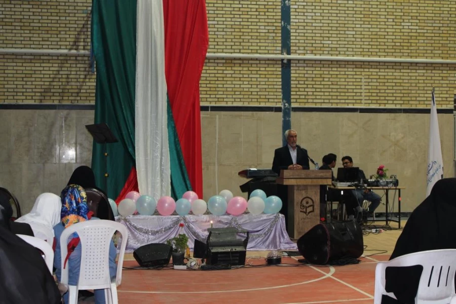 جشن بزرگداشت مقام معلم در پردیس 10