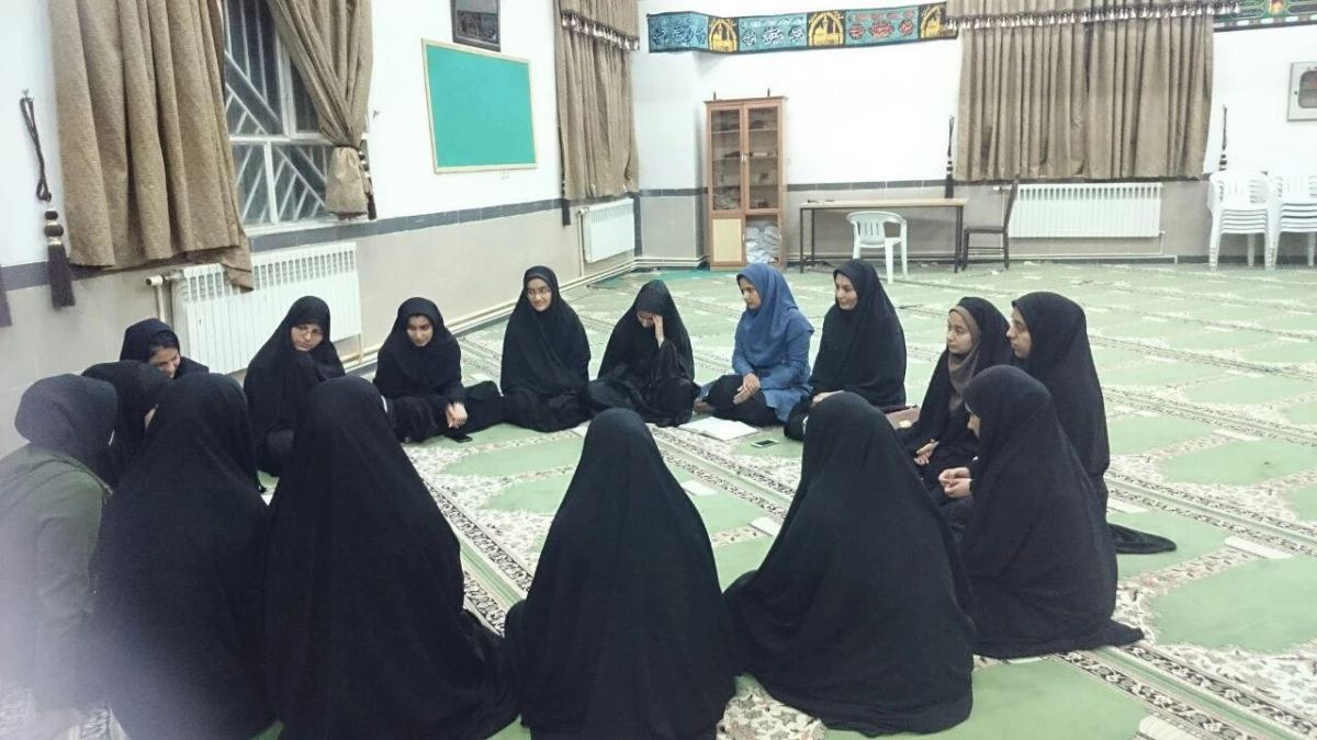 برگزاری نشست خوانش شعر و متن و دلنوشته 2