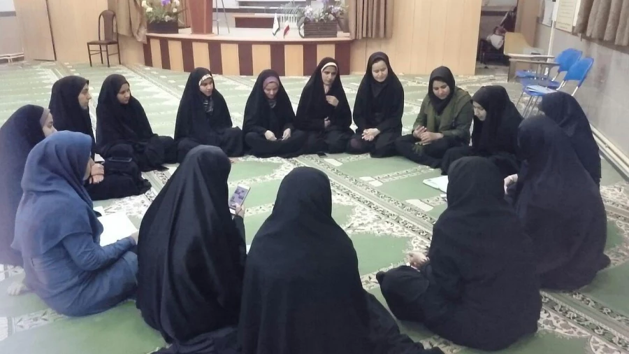 برگزاری نشست خوانش شعر و متن و دلنوشته 3