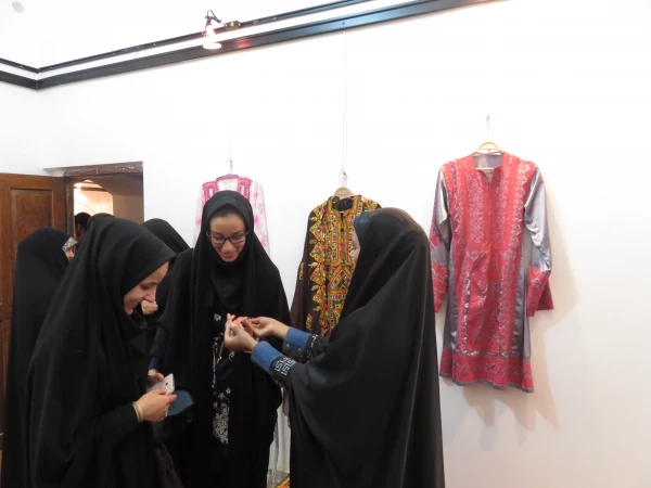 نمایشگاه سوزن دوزی