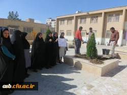 روز درختکاری و کاشت نهال و گل در محوطه خوابگاه پردیس
