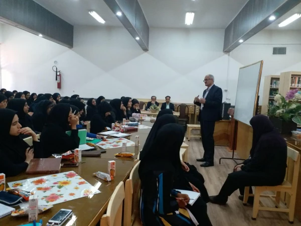 جلسه آشنایی با فعالیت های پرورشی 4