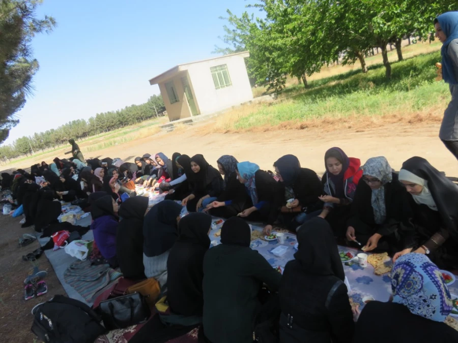 اردوی یک روزه به باغ امیرآباد 10