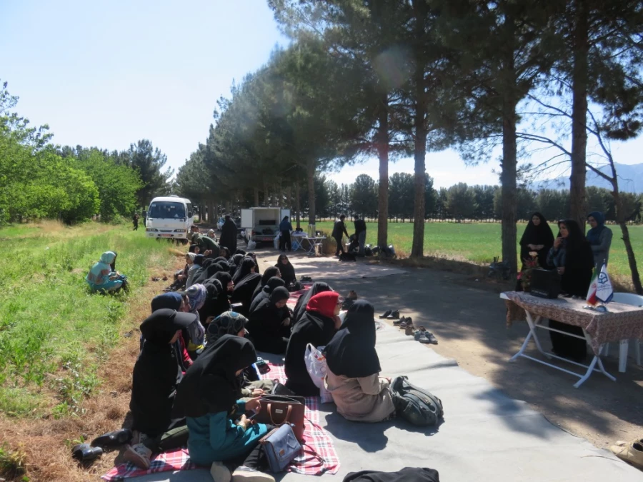 اردوی یک روزه به باغ امیرآباد 12