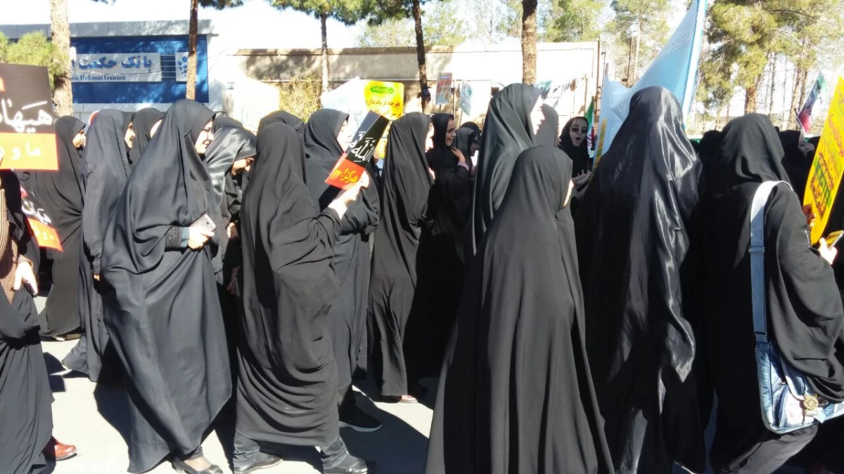 سیزدهم آبانماه روز دانش آموز، روز تسخیر لانه جاسوسی آمریکا، روز مبارزه با استکبار جهانی گرامی باد. 3