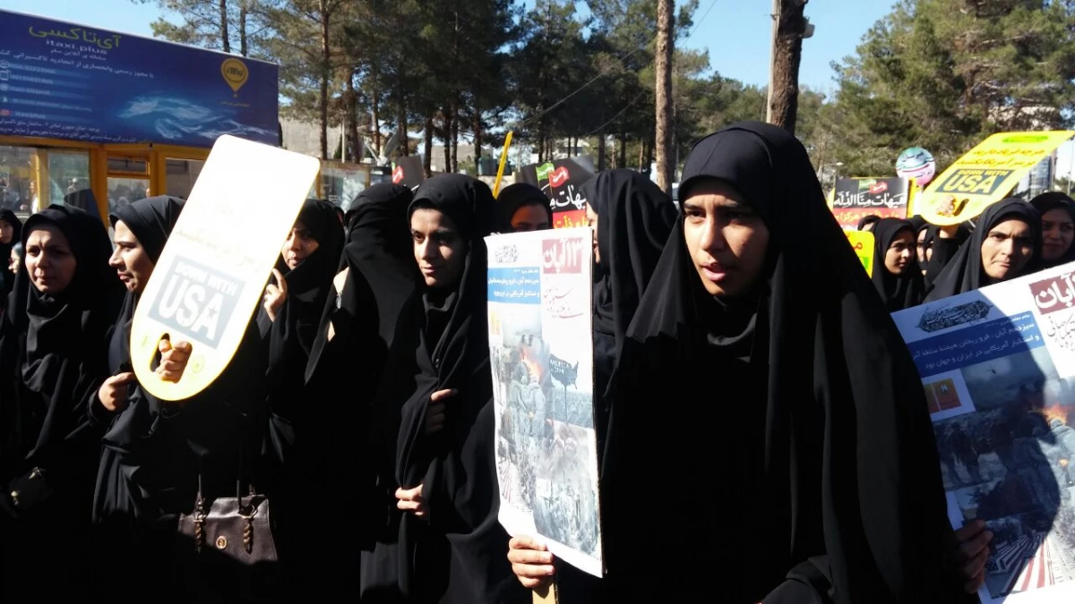 سیزدهم آبانماه روز دانش آموز، روز تسخیر لانه جاسوسی آمریکا، روز مبارزه با استکبار جهانی گرامی باد. 4