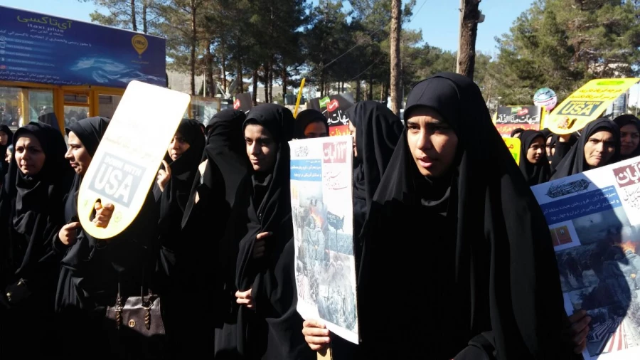 سیزدهم آبانماه روز دانش آموز، روز تسخیر لانه جاسوسی آمریکا، روز مبارزه با استکبار جهانی گرامی باد. 4