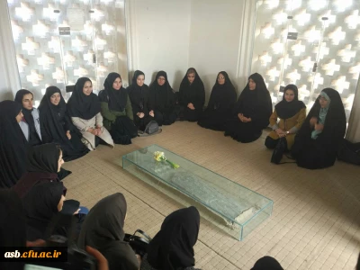 بازدید دانشجویان از آرامگاه ابن حسام خوسفی، مدرسه شوکتیه، حوض انبار محسن زاده و خانه بی بی مرادی بیرجند