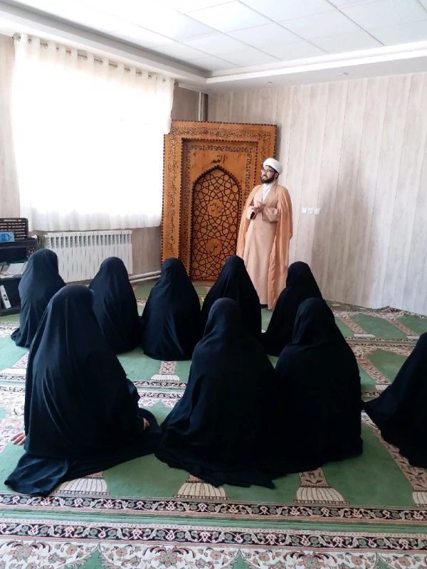 سخنرانی امام جماعت بین دو نماز به مناسبت میلاد حضرت علی اکبر