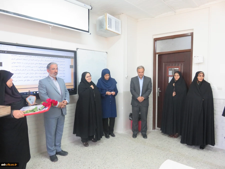 تقدیر از اساتید پردیس به مناسبت هفته بزرگداشت مقام معلم 4