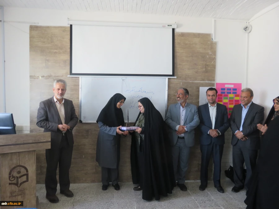 تقدیر از اساتید پردیس به مناسبت هفته بزرگداشت مقام معلم 7