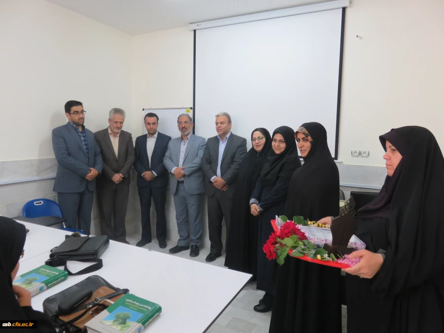 تقدیر از اساتید پردیس به مناسبت هفته بزرگداشت مقام معلم 8