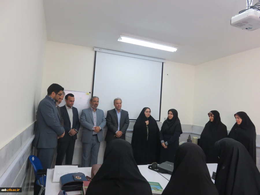 تقدیر از اساتید پردیس به مناسبت هفته بزرگداشت مقام معلم 9