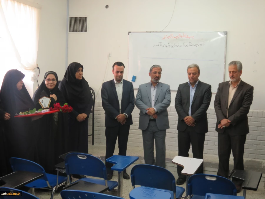 تقدیر از اساتید پردیس به مناسبت هفته بزرگداشت مقام معلم 11