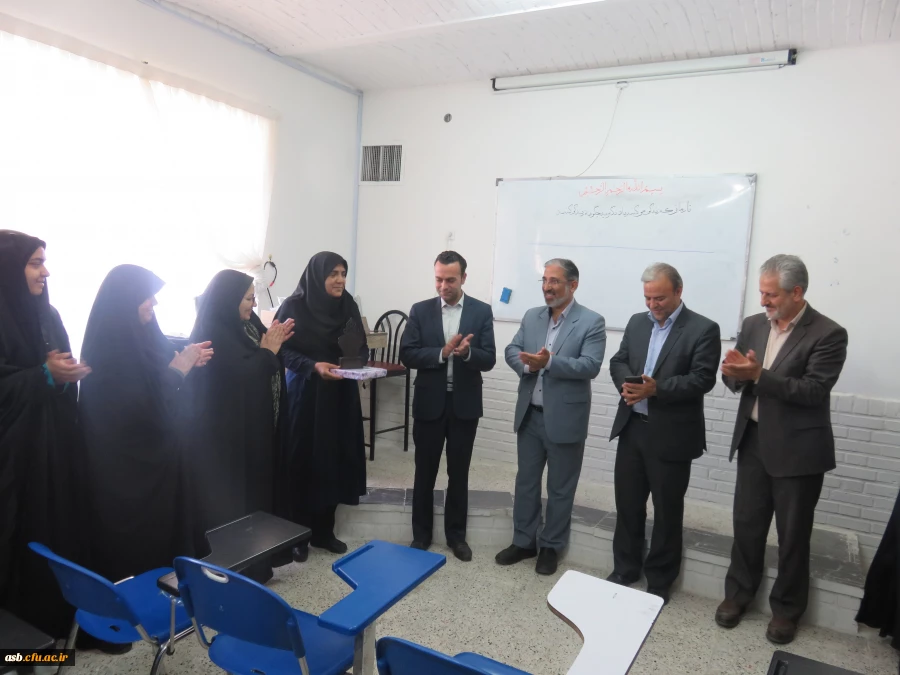 تقدیر از اساتید پردیس به مناسبت هفته بزرگداشت مقام معلم 12