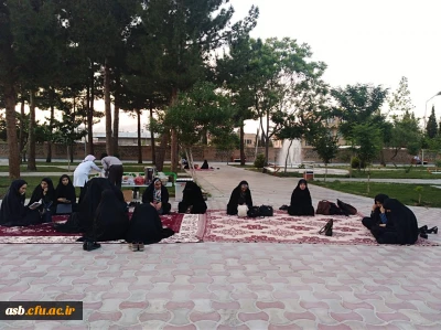 افطاری دانشجویان در پارک شهدای گمنام