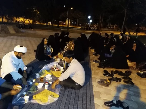 افطاری دانشجویان در پارک شهدای گمنام 4