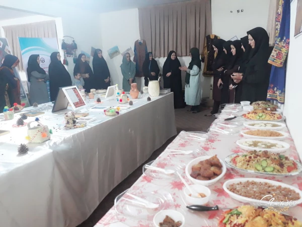 افتتاحیه نمایشگاه صنایع دستی بلوچستان به همراه غذای محلی با حضور آقای ابراهیمی و خانم موهبتی عضو شورای شهر بیرجند در سرای دانشجویی الزهرا 3