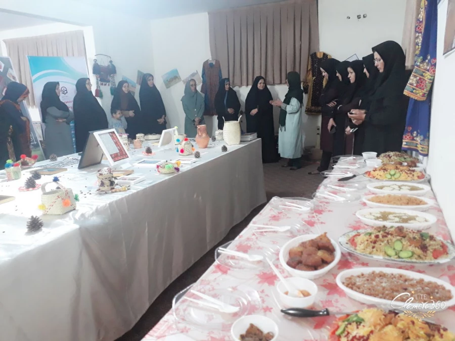 افتتاحیه نمایشگاه صنایع دستی بلوچستان به همراه غذای محلی با حضور آقای ابراهیمی و خانم موهبتی عضو شورای شهر بیرجند در سرای دانشجویی الزهرا 3