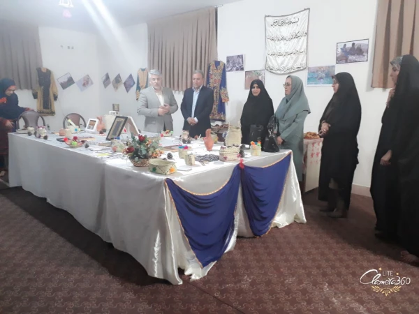 افتتاحیه نمایشگاه صنایع دستی بلوچستان به همراه غذای محلی با حضور آقای ابراهیمی و خانم موهبتی عضو شورای شهر بیرجند در سرای دانشجویی الزهرا 4