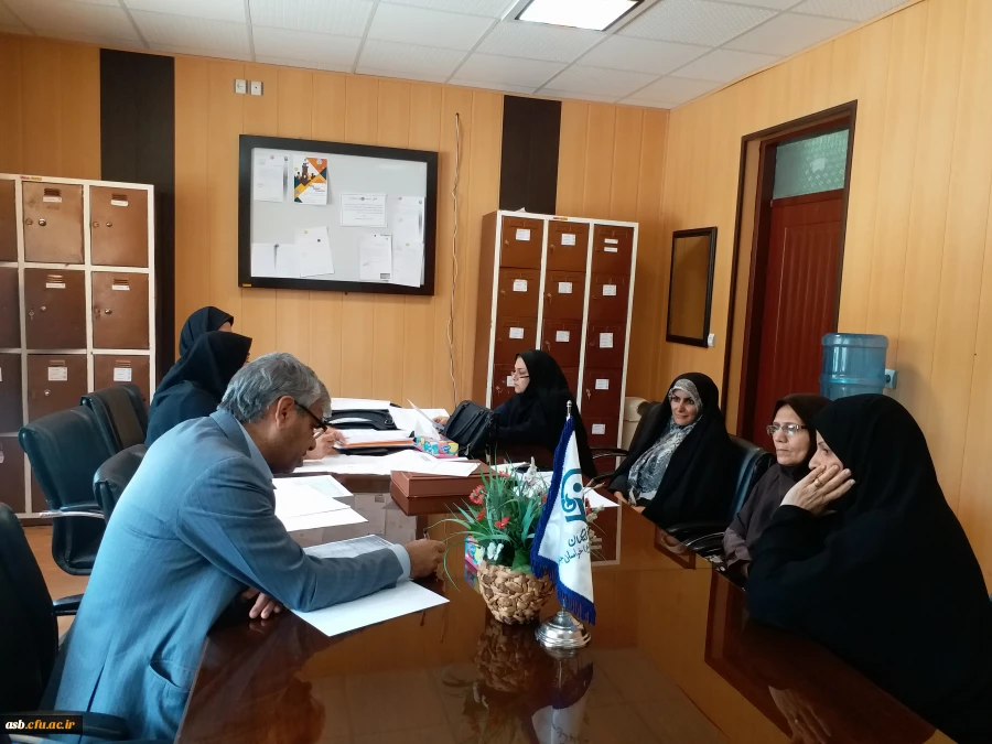 جلسه گروه آموزشی با ریاست دانشگاه  3