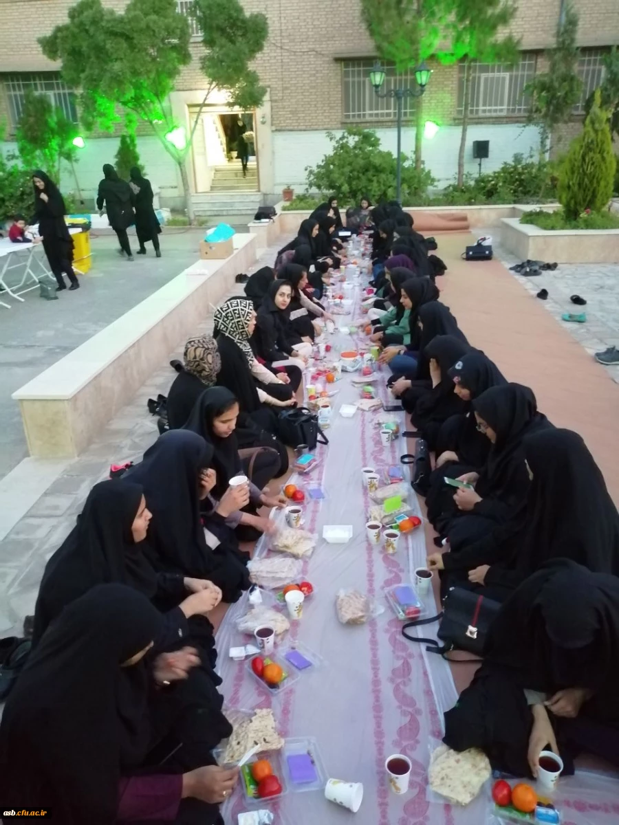 افطار شب میلاد امام حسن مجتبی در محوطه پردیس 2