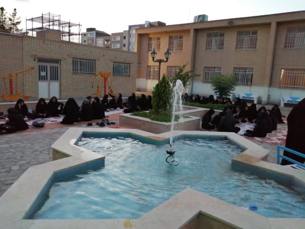 افطار شب میلاد امام حسن مجتبی در محوطه پردیس 3