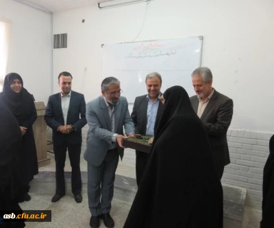 تقدیر فرماندار و مدیر کل بانوان استانداری خراسان جنوبی از رتبه اول  رساله برتر جشنواره دکتر شریعتمداری در سطح کشور  سرکار خانم دکتر باقرزاده سرپرست پردیس امام سجاد(ع) خراسان جنوبی