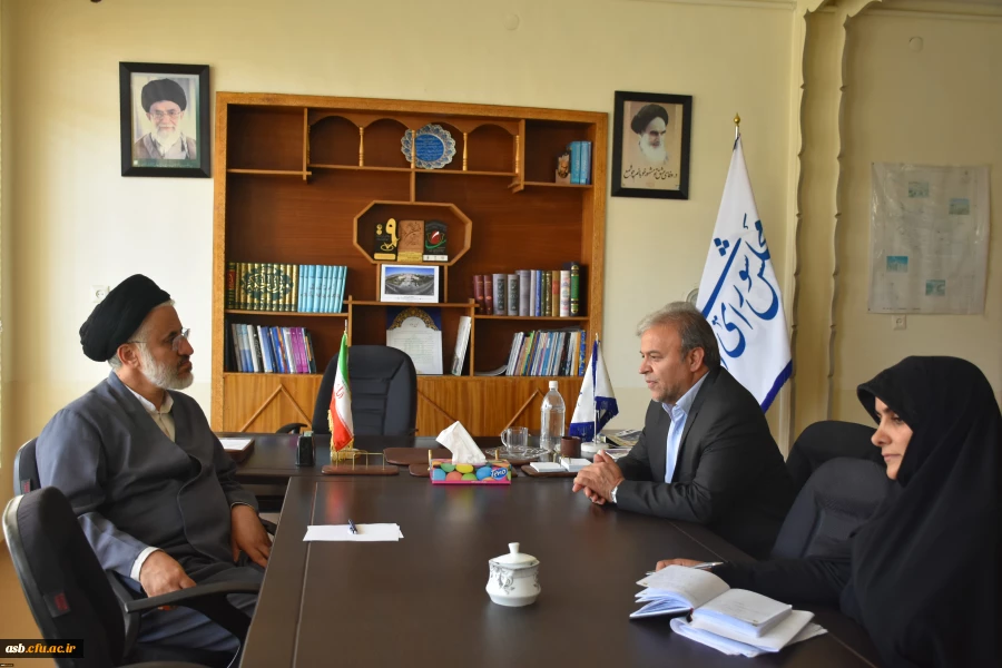 دیدار با حجه الاسلام محمد باقر عبادی نماینده مردم بیرجند خوسف و درمیان در مجلس شورای اسلامی
گفت و گو پیرامون مشکلات دانشگاه فرهنگیان استان 2