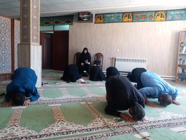 برگزاری زیارت عاشورا در نمازخانه پردیس 3