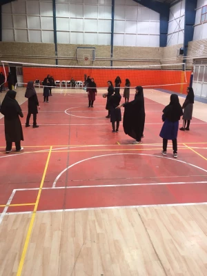 برگزاری مسابقات دارت ، پرتاب بسکتبال ، والیبال و بدمینتون به مناسبت هفته تربیت بدنی در سالن ورزشی پردیس با همکاری استاد تربیت بدنی خانم کاووسی 3