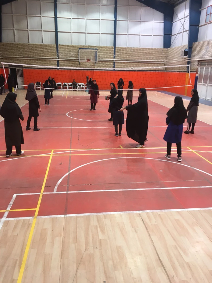 برگزاری مسابقات دارت ، پرتاب بسکتبال ، والیبال و بدمینتون به مناسبت هفته تربیت بدنی در سالن ورزشی پردیس با همکاری استاد تربیت بدنی خانم کاووسی 3