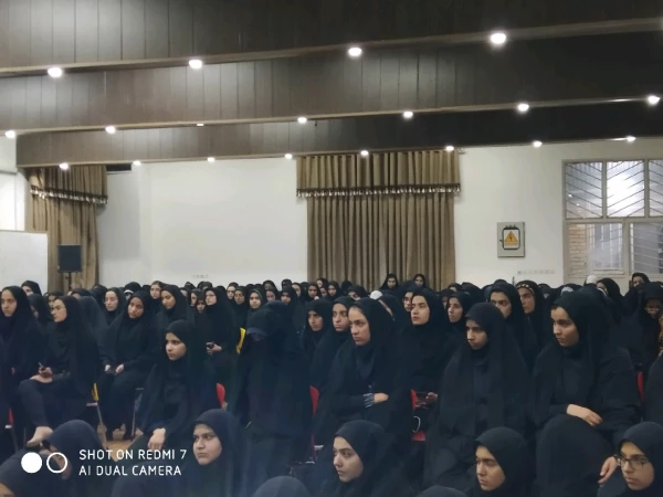 جلسه توجیهی دانشجومعلمان 98 با مدیر هسته گزینش 2