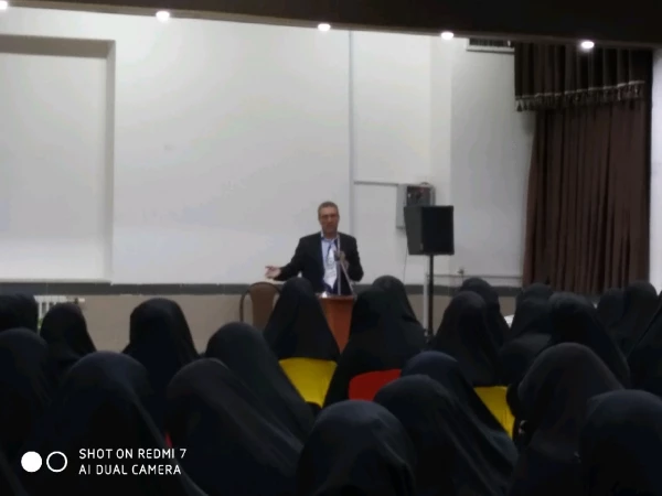 جلسه توجیهی دانشجومعلمان 98 با مدیر هسته گزینش 3