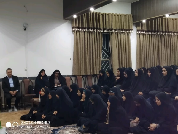 جلسه توجیهی دانشجومعلمان 98 با مدیر هسته گزینش 5