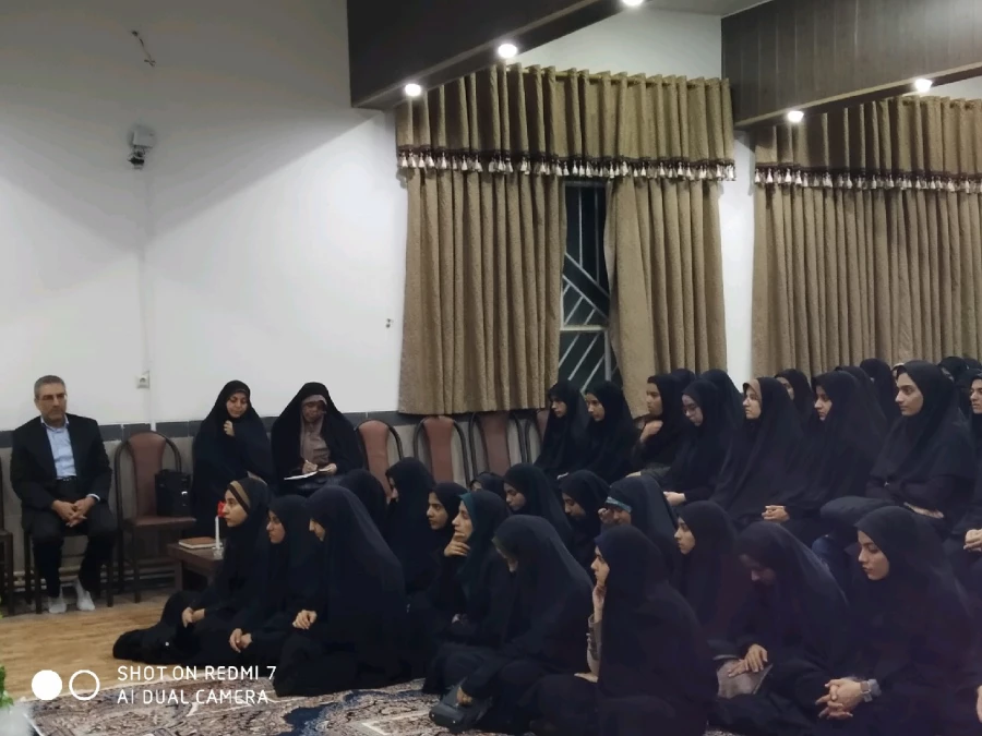 جلسه توجیهی دانشجومعلمان 98 با مدیر هسته گزینش 5