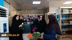  اهدا گل و پذیرایی از دانشجومعلمان به مناسبت روز دانشجو 2
