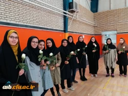  اهدا گل و پذیرایی از دانشجومعلمان به مناسبت روز دانشجو 8