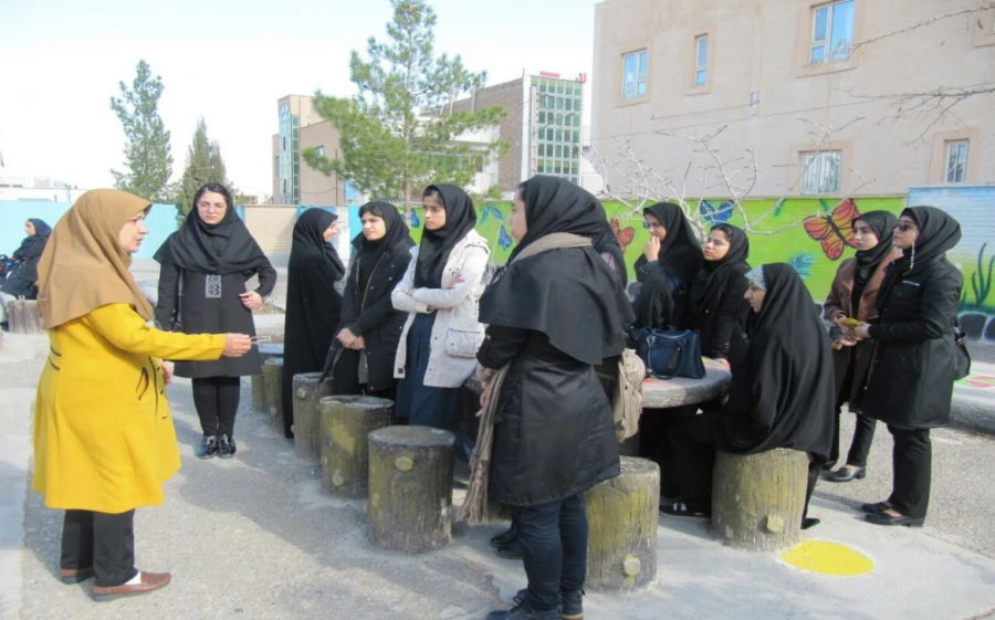 بازدید از مدرسه شاه پری ناصح 2