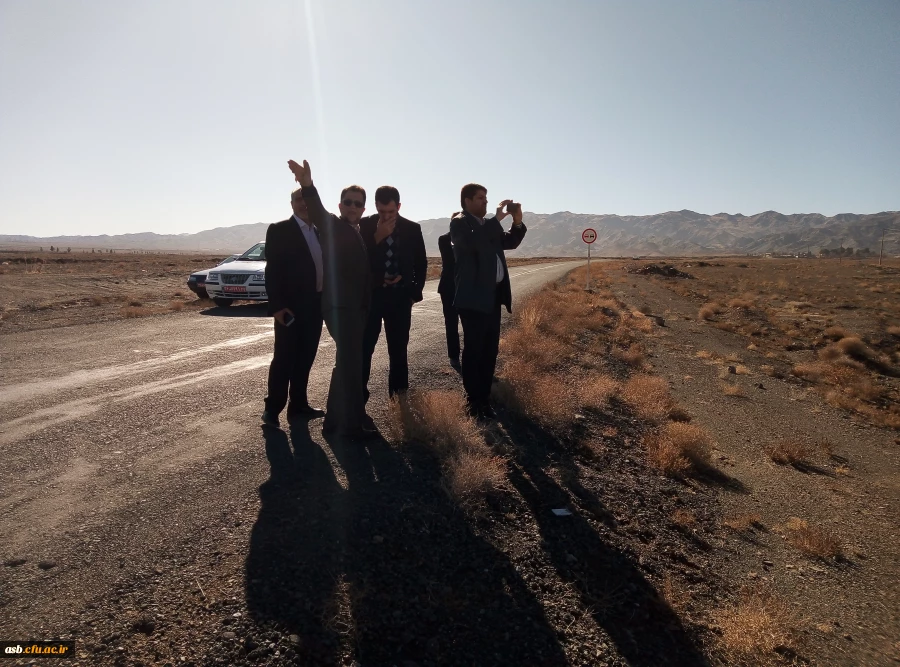 نشست صمیمی مسئولان شهرستان  بیرجند در خصوص رفع موانع موجود جهت زمین احداثی پردیس امام سجاد (ع) 5