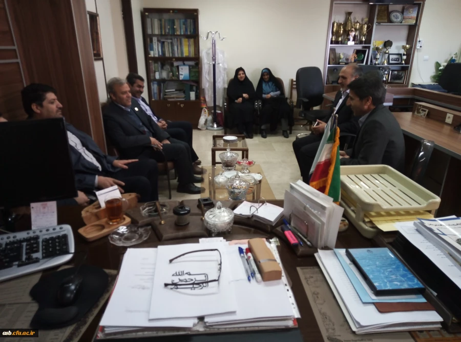 نشست صمیمی مسئولان شهرستان  بیرجند در خصوص رفع موانع موجود جهت زمین احداثی پردیس امام سجاد (ع) 7